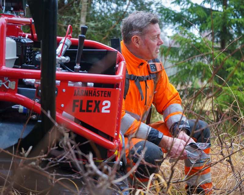 J�rnh�sten IH2090 Flex 2 Skog